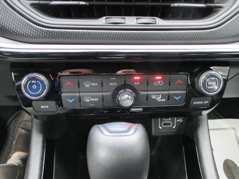 Used 2025 Jeep Compass Trailhawk AWD/4WD image 16