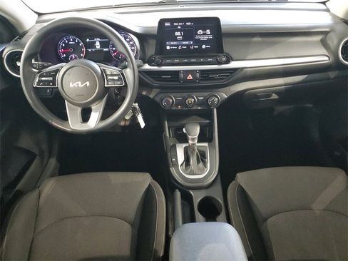 Certified 2022 Kia Forte LXS w/ LXS Technology Package image 9