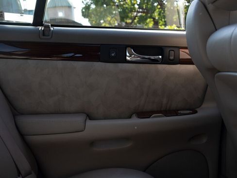 Used 1999 Cadillac Seville SLS w/ Personalization Pkg FWD image 37