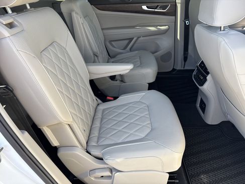 Used 2026 Volkswagen Atlas SEL Premium R-Line image 11