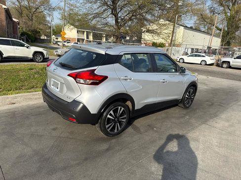 Used 2020 Nissan Kicks SV FWD image 4