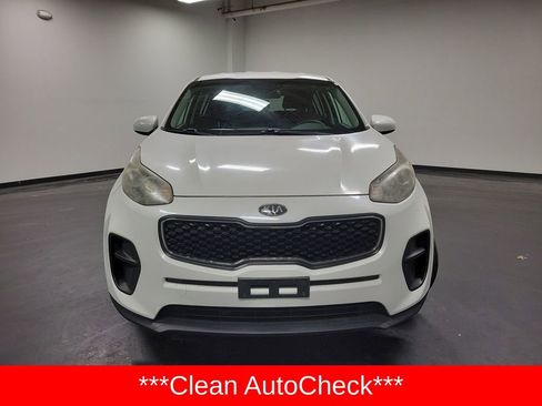 Used 2019 Kia Sportage LX image 2
