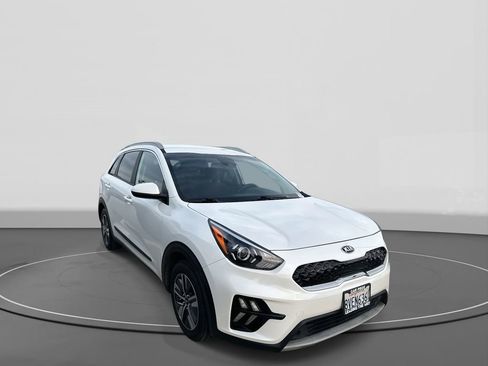 Used 2020 Kia Niro LXS image 4