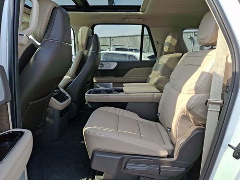 Used 2023 Lincoln Navigator L Reserve image 10
