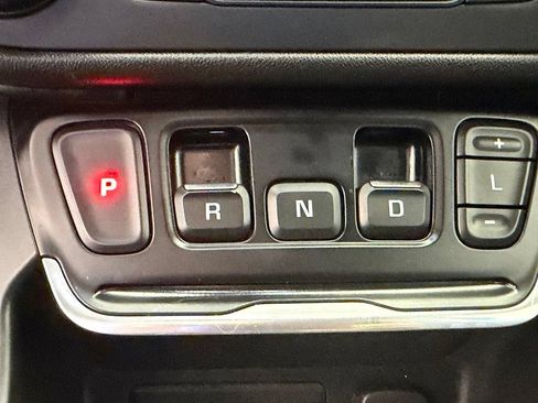 Used 2020 GMC Terrain SLE FWD image 9