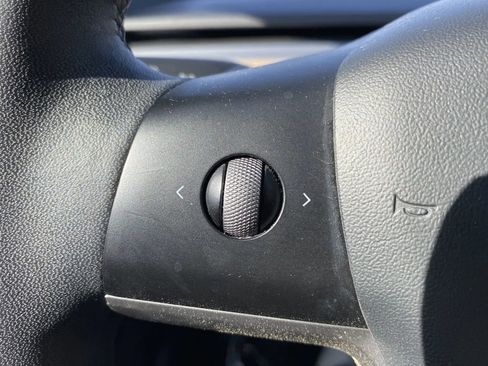 Used 2021 Tesla Model 3 Standard Range Plus image 18