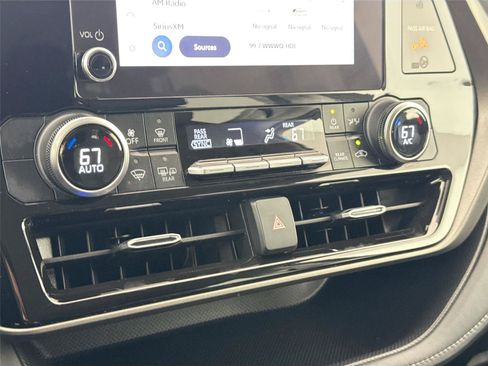 Certified 2023 Toyota Highlander L FWD image 23