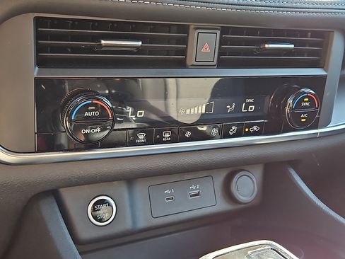 Certified 2023 Nissan Rogue SV AWD/4WD image 15