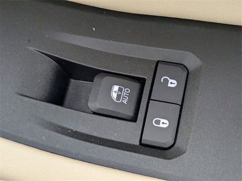 Used 2024 Jeep Grand Cherokee L Limited w/ Luxury Tech Group II image 37