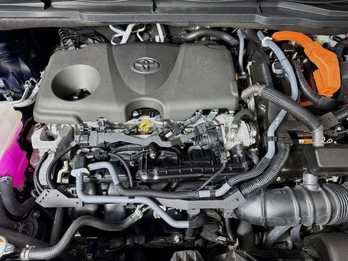 Used 2025 Toyota Sienna XLE AWD/4WD image 32