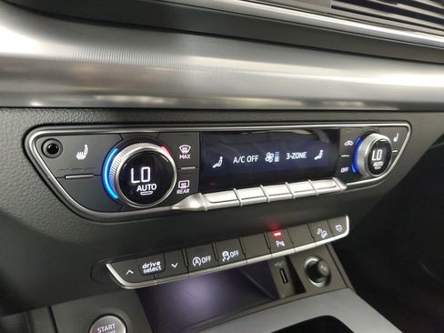 Used 2025 Audi Q5 2.0T Premium image 30