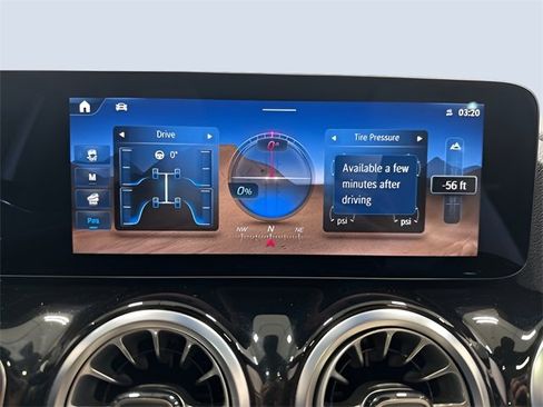 Used 2025 Mercedes-Benz GLA 250 4MATIC image 22