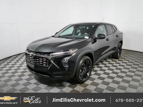 Certified 2025 Chevrolet Trax RS w/ Sunroof Package FWD image 1