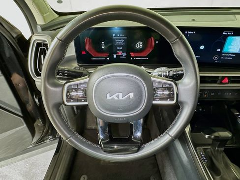 Used 2024 Kia Sorento S FWD image 9