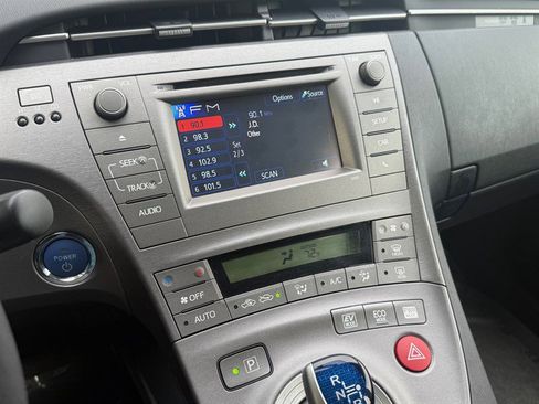 Used 2014 Toyota Prius Two FWD image 18
