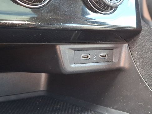 Certified 2023 Volkswagen Jetta SE w/ Panoramic Sunroof Package FWD image 24
