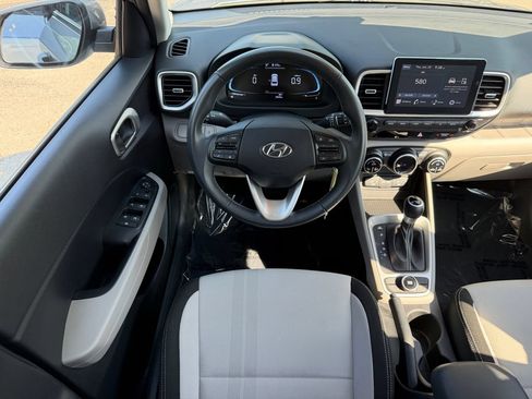 Used 2023 Hyundai Venue SEL FWD image 14