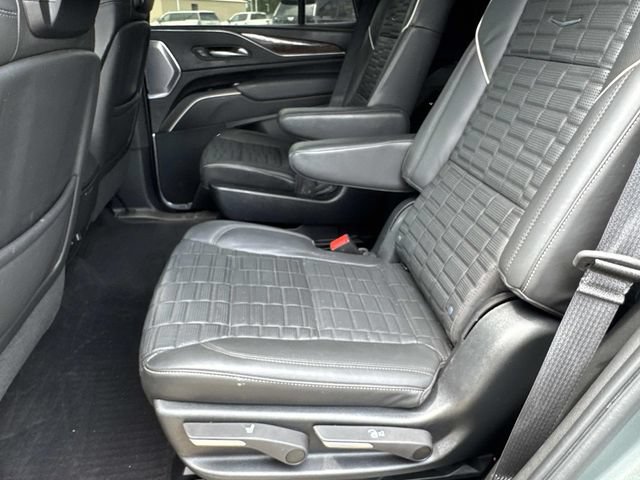 Used 2023 Cadillac Escalade Sport Platinum w/ LPO, ONYX Package AWD/4WD image 17