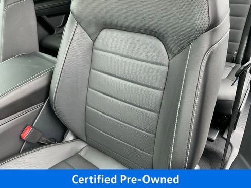 Certified 2025 Volkswagen Atlas Cross Sport SEL R-Line AWD/4WD image 17