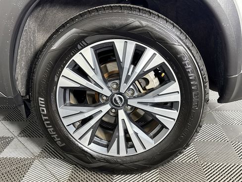 Used 2022 Nissan Rogue SV FWD image 36
