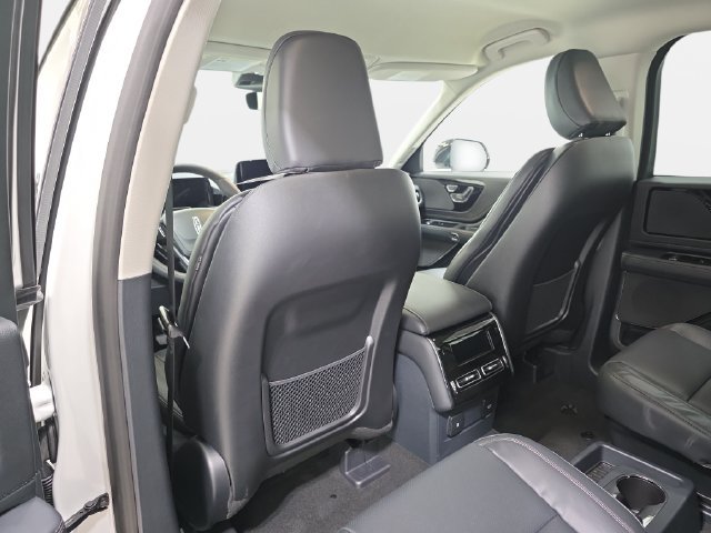 New 2027 Lincoln Aviator AWD image 10