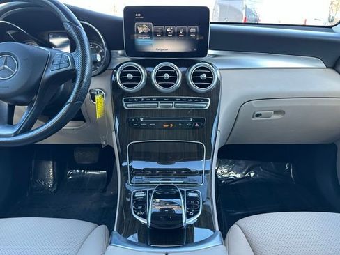 Used 2017 Mercedes-Benz GLC 300 4MATIC image 14