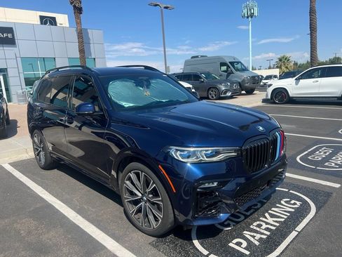 Used 2022 BMW X7 M50i w/ Dynamic Handling Package AWD/4WD image 2