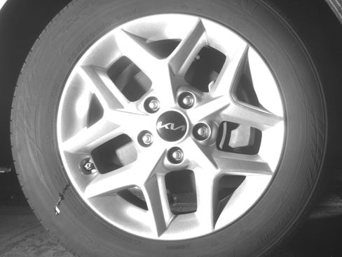 Used 2025 Kia Soul LX w/ LX Technology Package image 18