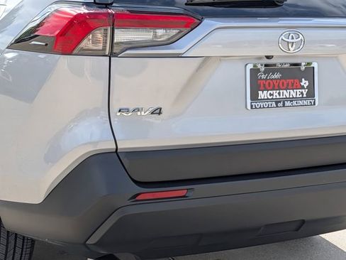 Used 2025 Toyota RAV4 XLE FWD image 8