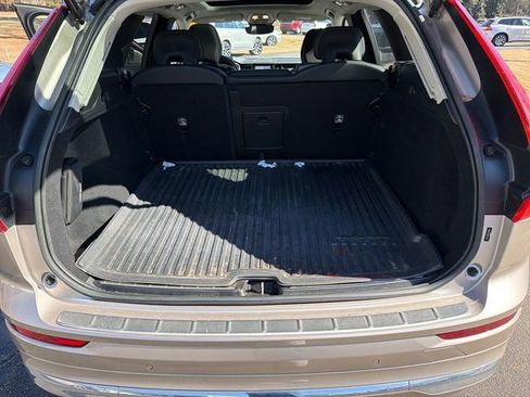 Certified 2023 Volvo XC60 B5 Plus w/ Protection Package Premier image 28