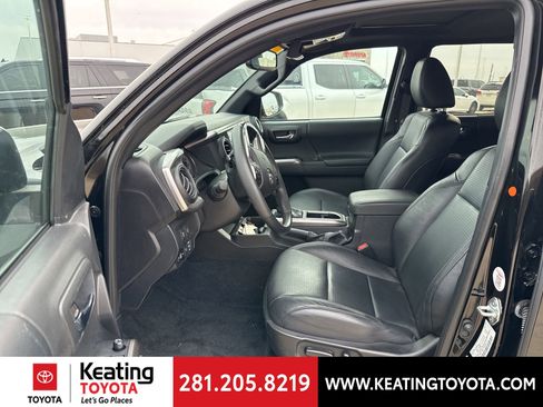 Used 2023 Toyota Tacoma Limited image 11