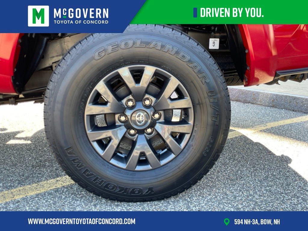 Used 2023 Toyota Tacoma SR5 AWD/4WD image 9
