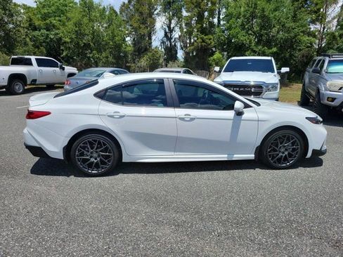 Used 2025 Toyota Camry SE AWD/4WD image 9