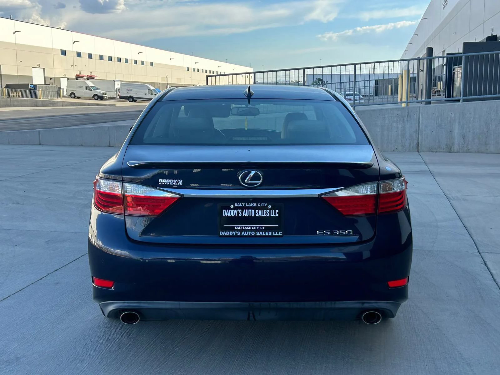 Used 2015 Lexus ES 350 w/ Luxury Package FWD image 4