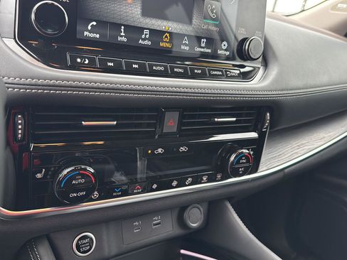 Used 2023 Nissan Rogue Platinum w/ Platinum Premium Package image 22