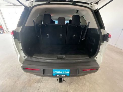 Used 2022 Nissan Pathfinder SV image 23