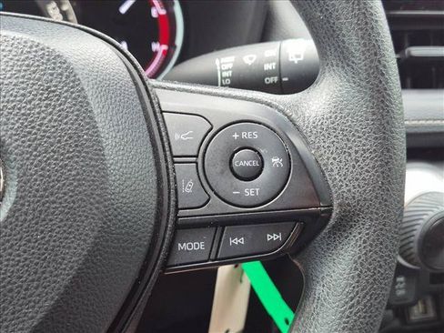 Used 2024 Toyota RAV4 LE FWD image 5
