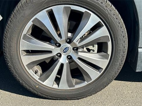 Used 2019 Subaru Ascent Limited w/ Popular Package #3 image 7