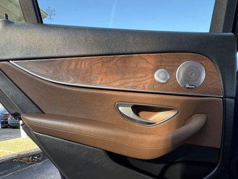 Used 2017 Mercedes-Benz E 300 image 22