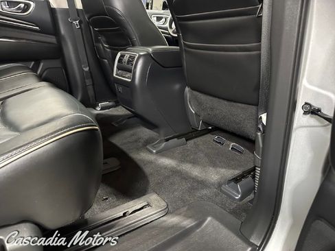 Used 2017 INFINITI QX60 Luxe w/ Premium Plus Package image 30