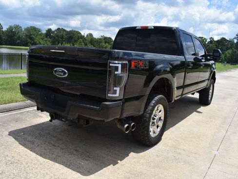 Used 2018 Ford F250 Lariat w/ Lariat Ultimate Package AWD/4WD image 4