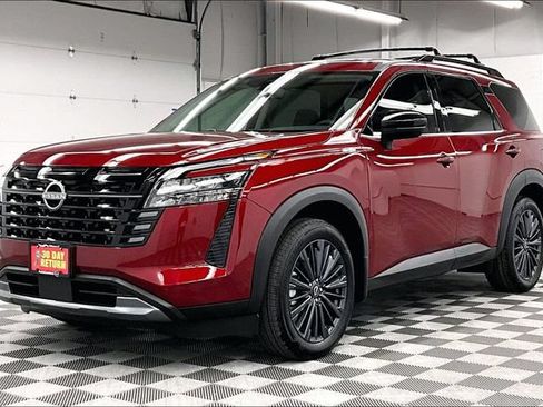 New 2026 Nissan Pathfinder SL w/ SL Premium Package AWD/4WD image 3