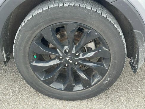 Used 2020 Kia Sorento EX image 13