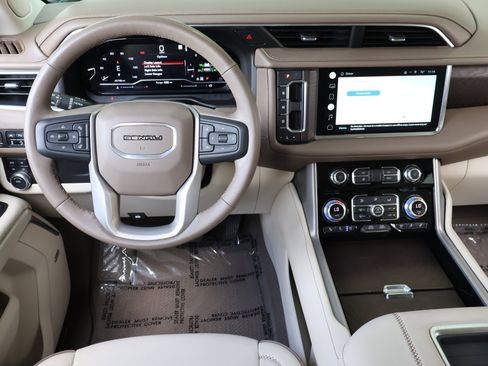 Used 2022 GMC Yukon Denali AWD/4WD image 21