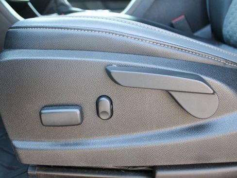 Used 2020 Chevrolet Colorado Z71 image 13