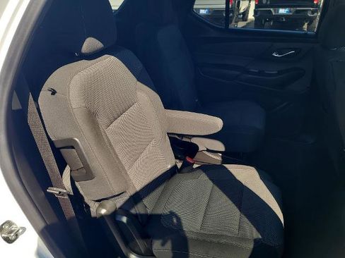 Used 2023 Chevrolet Traverse LT image 25