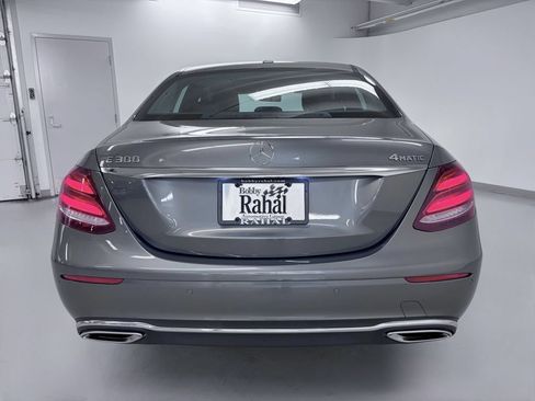 Used 2017 Mercedes-Benz E 300 4MATIC image 5