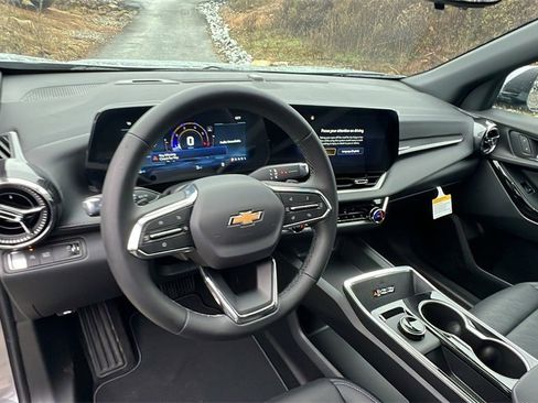 New 2026 Chevrolet Equinox LT image 18