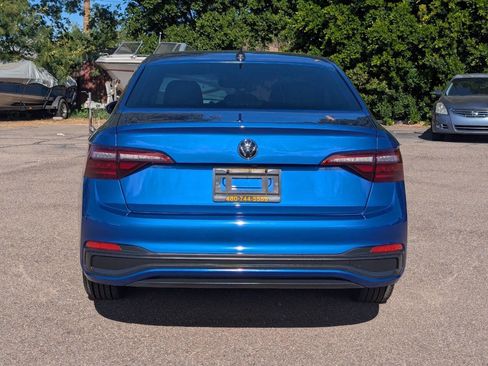 Used 2022 Volkswagen Jetta SE image 4