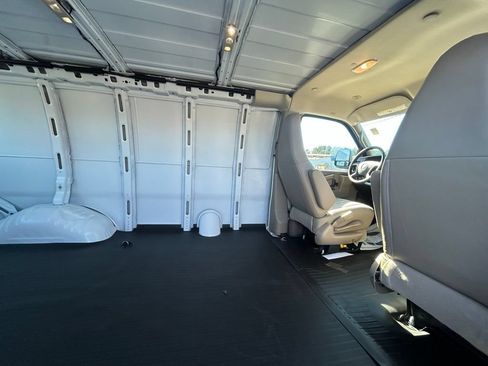 New 2025 Chevrolet Express 2500 RWD image 29